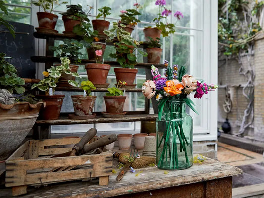 Gėlių ir mašinėlių rinkinių derinimas: Minibrickz – puikus pasirinkimas įvairioms progoms