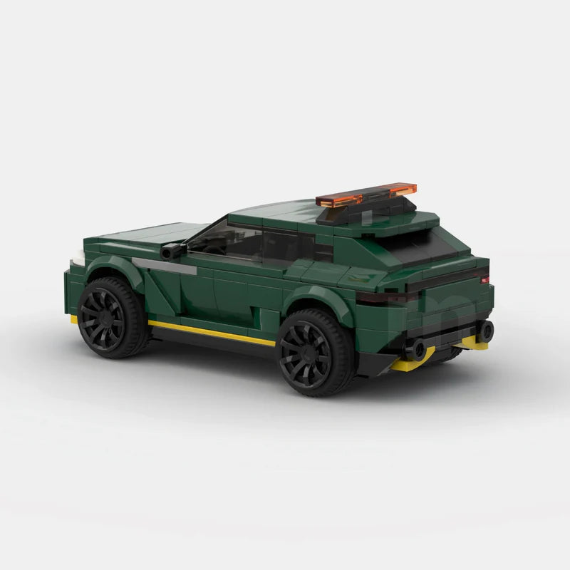 Aston Martin DBX707 | Medicinos Automobilis